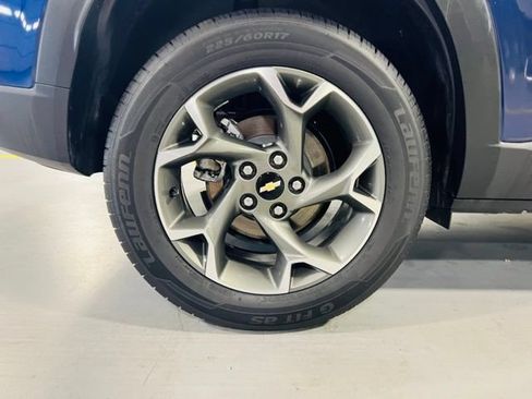 Used 2024 Chevrolet Trax LT w/ Driver Confidence Package FWD image 10
