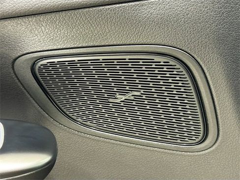 Used 2025 Mercedes-Benz GLC 300 4MATIC image 18