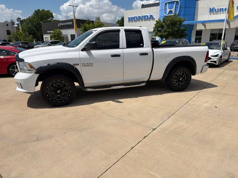 Used 2017 RAM 1500 Express AWD/4WD image 4
