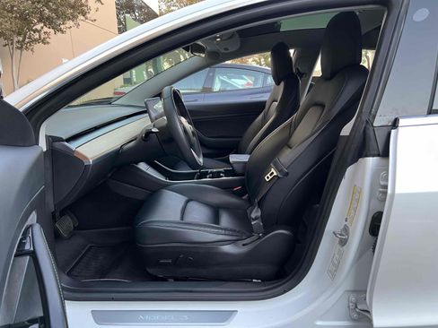 Used 2020 Tesla Model 3 Standard Range Plus image 24