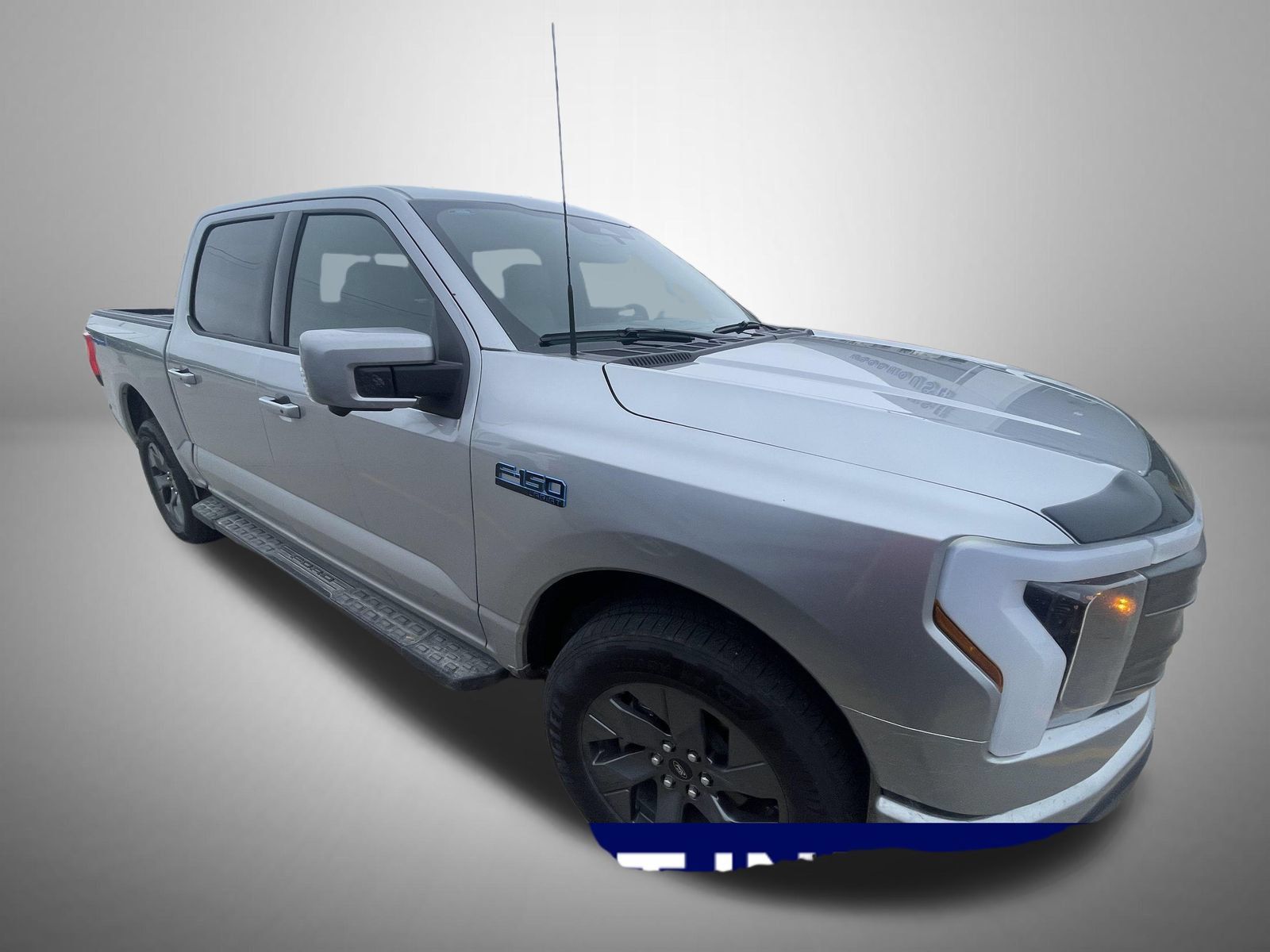 Used 2025 Ford F150 Lightning Lariat AWD/4WD image 4