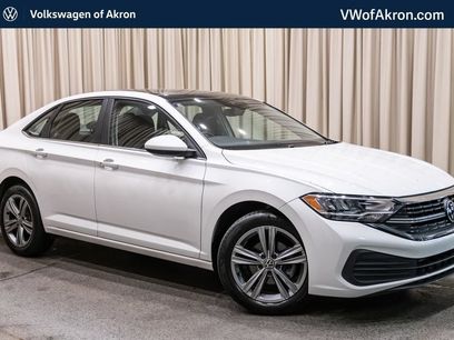 Used 2024 Volkswagen Jetta SE w/ Panoramic Sunroof Package