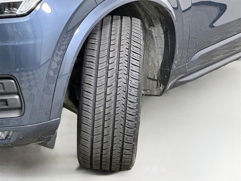 Used 2020 Volvo XC90 T5 Momentum w/ Protection Package Premier image 25