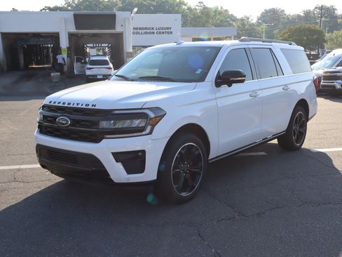 Used 2022 Ford Expedition Max Limited AWD/4WD image 16