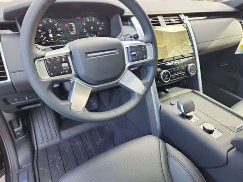 New 2026 Land Rover Discovery S AWD/4WD image 15