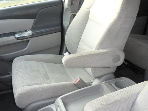 Used 2011 Honda Odyssey EX image 16