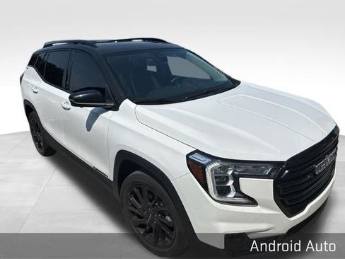 Used 2023 GMC Terrain SLT w/ Tech Package FWD image 5