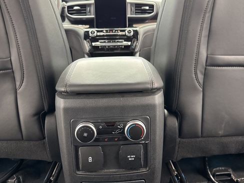 Used 2023 Ford Explorer Platinum w/ Technology Package AWD/4WD image 25