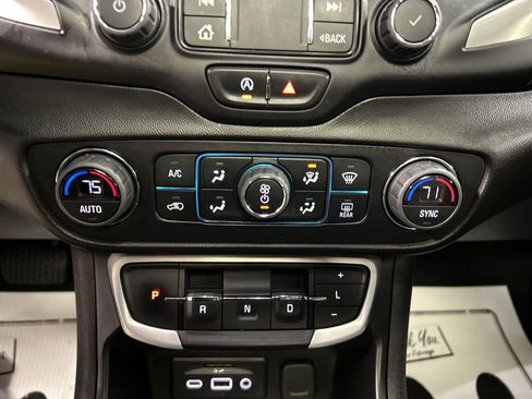 Used 2022 GMC Terrain SLT w/ Infotainment Package II image 19