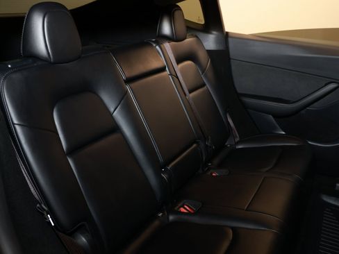 Used 2023 Tesla Model Y Long Range image 14