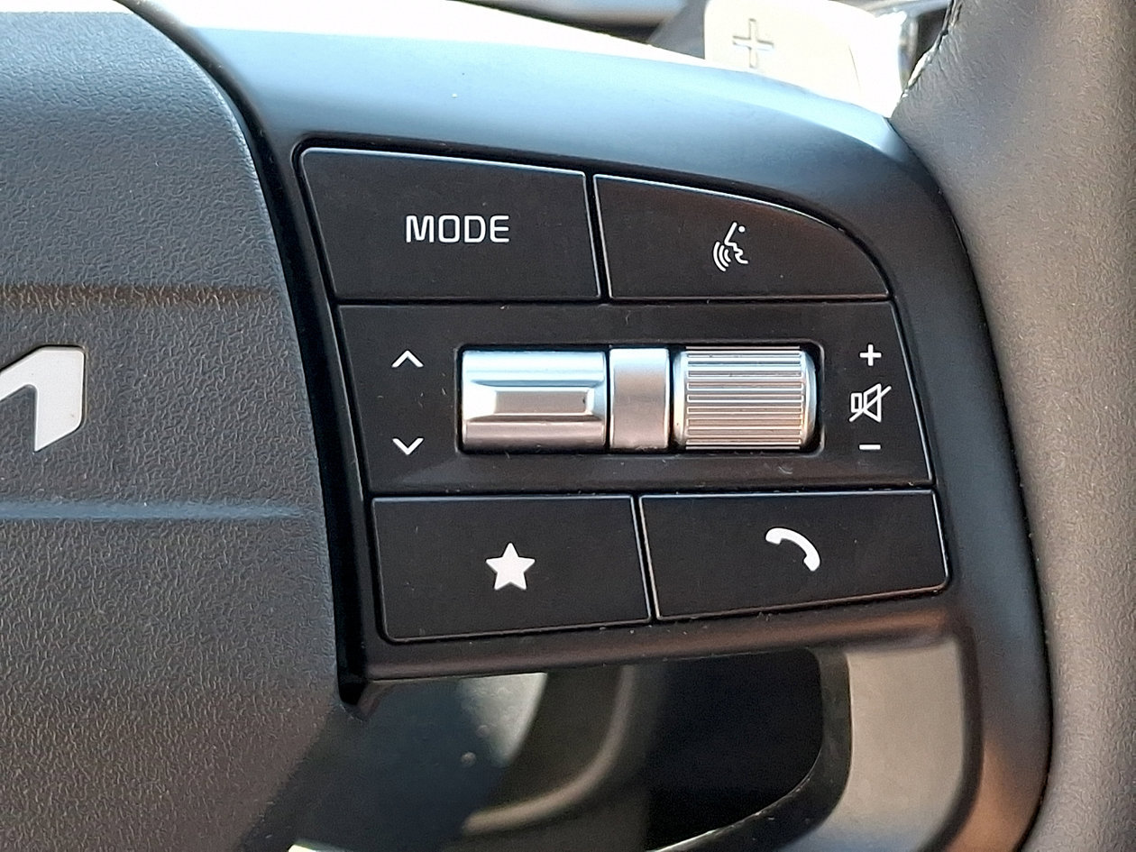 Used 2026 Kia Sportage LX FWD image 21