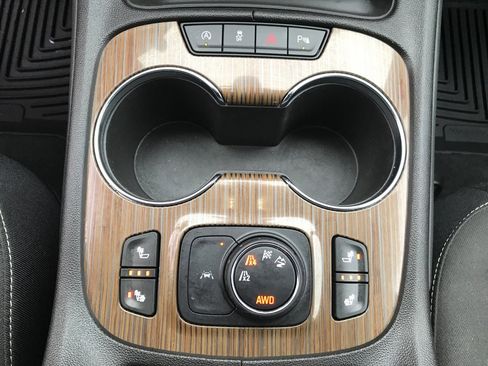 Used 2023 GMC Acadia SLE w/ Driver Convenience Package image 28