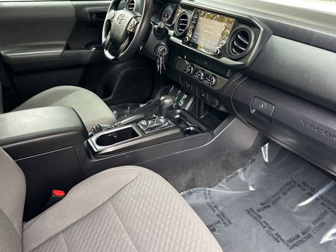 Certified 2022 Toyota Tacoma SR image 15