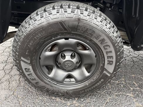 Used 2021 Toyota Tacoma SR image 11