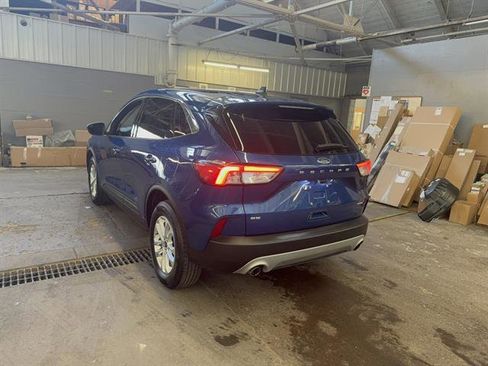Used 2022 Ford Escape SE w/ Cold Weather Package AWD/4WD image 12