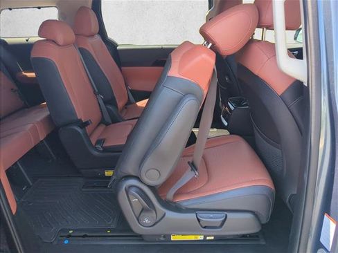 Used 2024 Kia Carnival SX Prestige FWD image 27