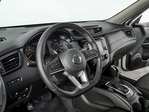 Used 2020 Nissan Rogue S w/ Special Edition Package FWD image 4