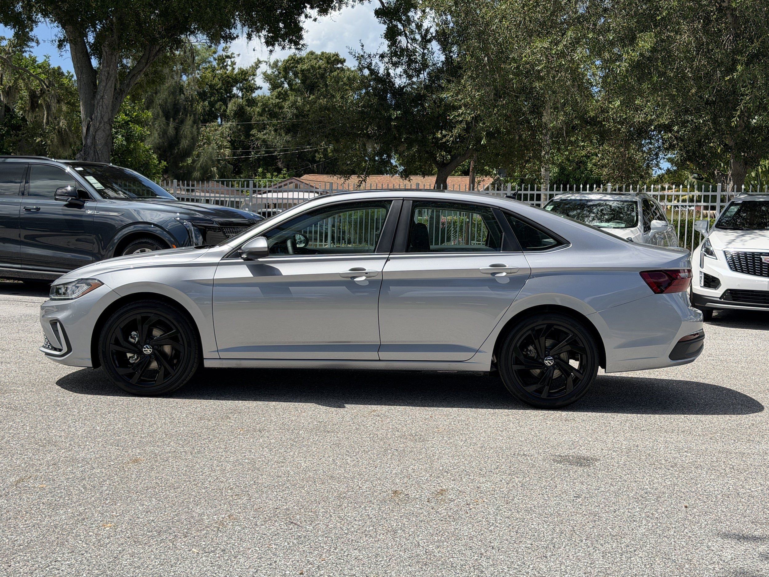 New 2027 Volkswagen Jetta SE FWD image 4