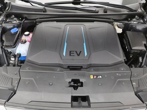 Used 2024 Hyundai Ioniq 5 SE AWD/4WD image 25