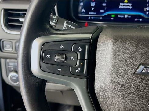 Used 2023 Chevrolet Suburban Z71 w/ Luxury Package image 16