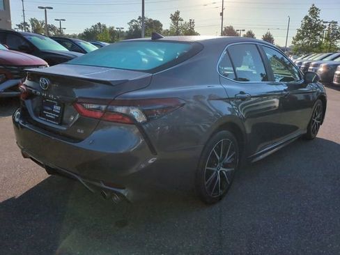 Used 2024 Toyota Camry SE w/ Convenience Package FWD image 5