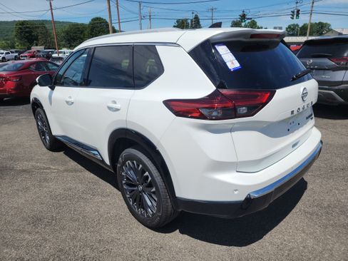 New 2026 Nissan Rogue Platinum w/ Platinum Premium Package AWD/4WD image 6