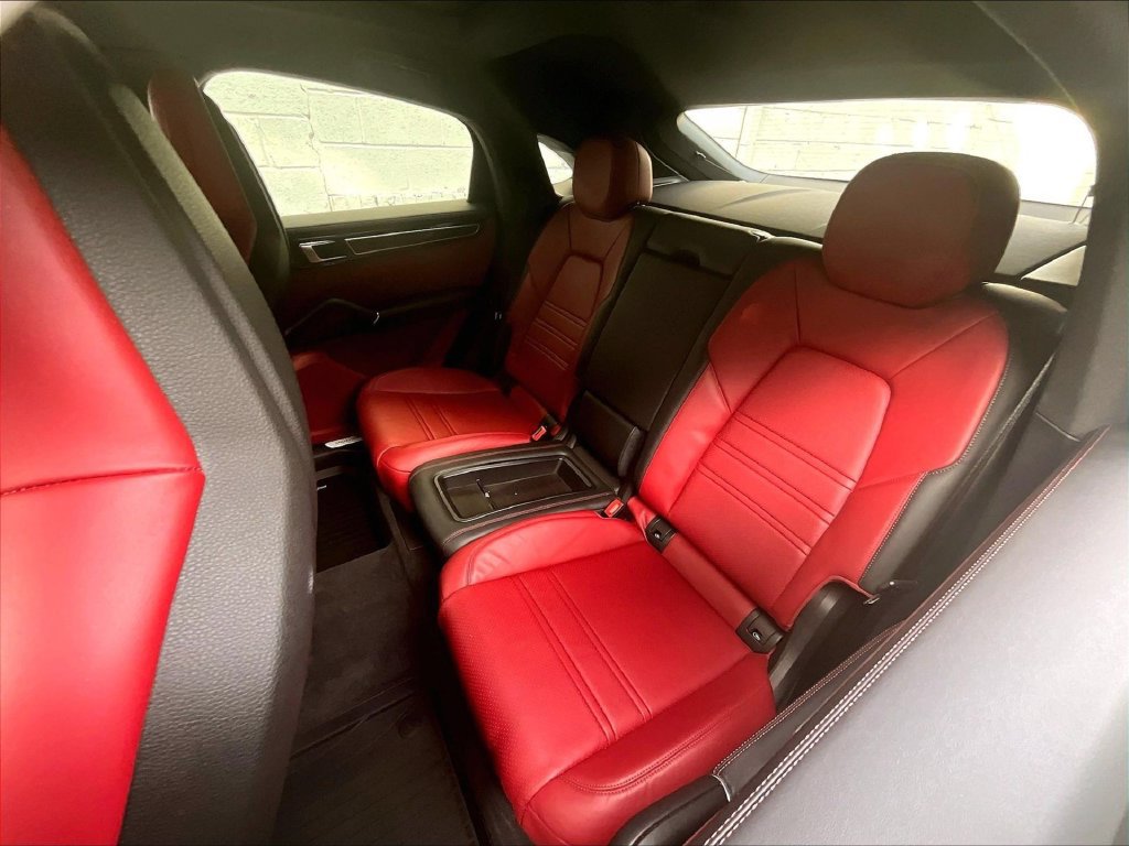 Certified 2023 Porsche Cayenne Coupe AWD/4WD image 22