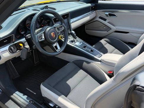 Used 2019 Porsche 911 Carrera RWD image 23