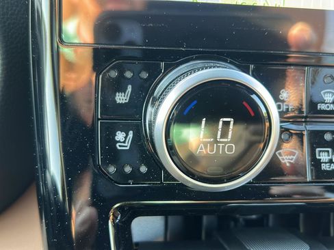 Used 2026 Toyota Highlander Platinum AWD/4WD image 21