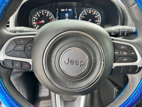 Used 2018 Jeep Renegade Latitude AWD/4WD image 14
