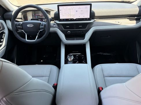 Used 2025 Ford Explorer Platinum w/ Ultimate Package AWD/4WD image 25