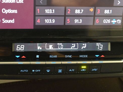 Used 2021 Toyota Sienna LE image 20