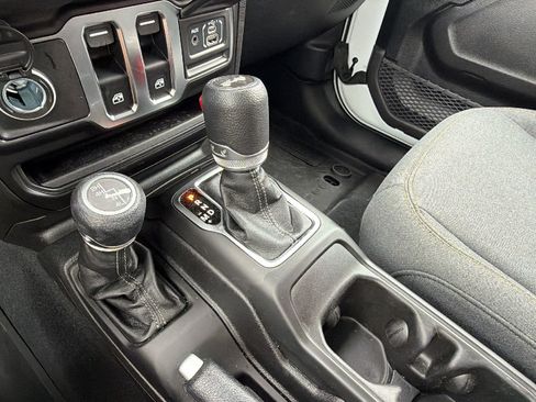 Used 2026 Jeep Wrangler Sport AWD/4WD image 28