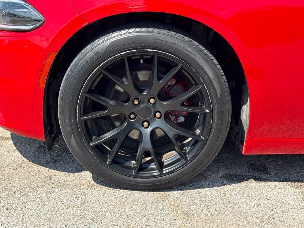 Used 2020 Dodge Charger SXT w/ Leather Interior Group RWD image 9
