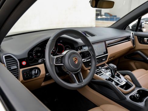 Used 2020 Porsche Cayenne image 16