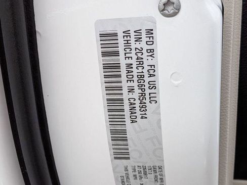 Certified 2023 Chrysler Pacifica Touring-L FWD image 33