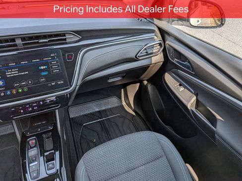 Used 2023 Chevrolet Bolt EUV LT FWD image 17