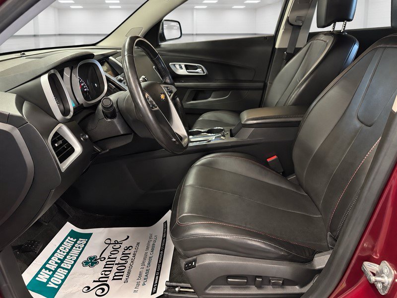 Used 2017 Chevrolet Equinox Premier w/ Enhanced Convenience Package AWD/4WD image 16