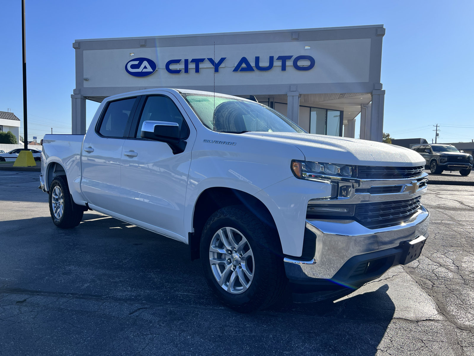 Used 2021 Chevrolet Silverado 1500 LT RWD image 1