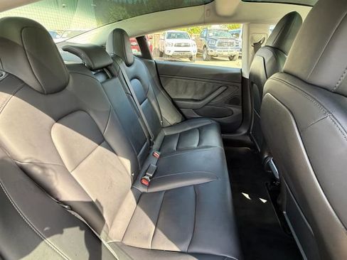 Used 2018 Tesla Model 3 Long Range RWD image 32