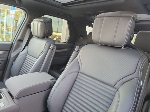 New 2026 Land Rover Discovery Limited Edition AWD/4WD image 26