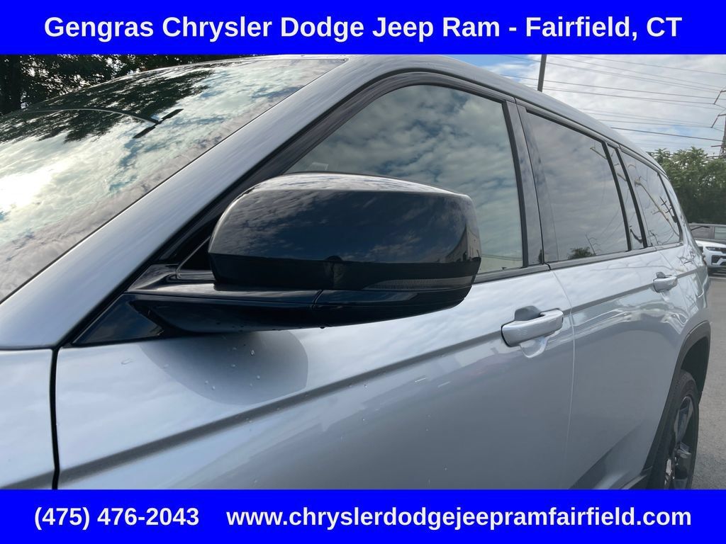Used 2023 Jeep Grand Cherokee L Altitude AWD/4WD image 13