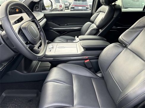 New 2025 Lincoln Navigator L Reserve w/ Jet Appearance Package image 23