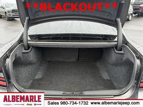 Used 2023 Dodge Charger SXT w/ Blacktop Package image 5