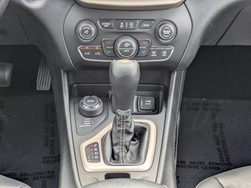 Used 2015 Jeep Cherokee Limited AWD/4WD image 19