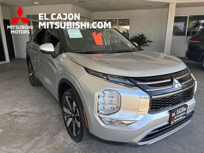 Used 2025 Mitsubishi Outlander SE