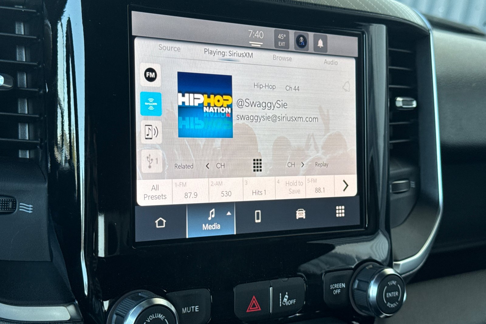 New 2026 RAM 1500 Express AWD/4WD image 16