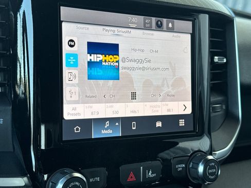 New 2026 RAM 1500 Express AWD/4WD image 16