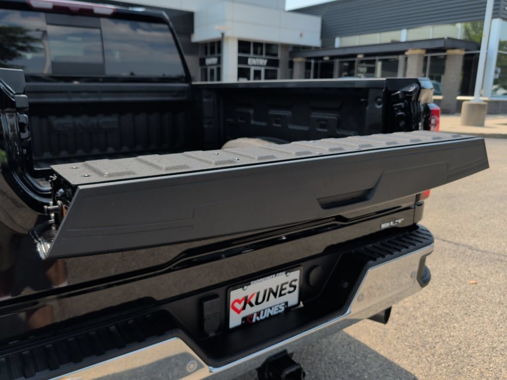 Used 2024 GMC Sierra 2500 SLT w/ SLT Premium Package AWD/4WD image 46