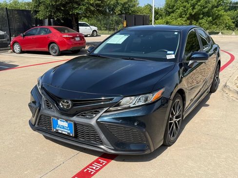 Used 2021 Toyota Camry SE w/ Cold Weather Package AWD/4WD image 1